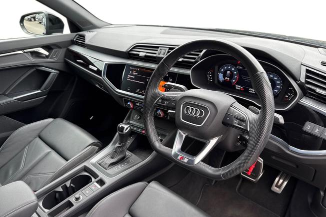 AUDI Q3 Photo 6