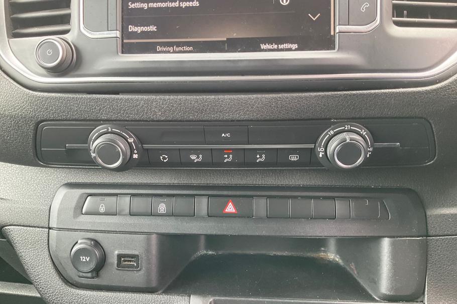 Used Vauxhall VIVARO LIFE ELECTRIC AMZ2258 31