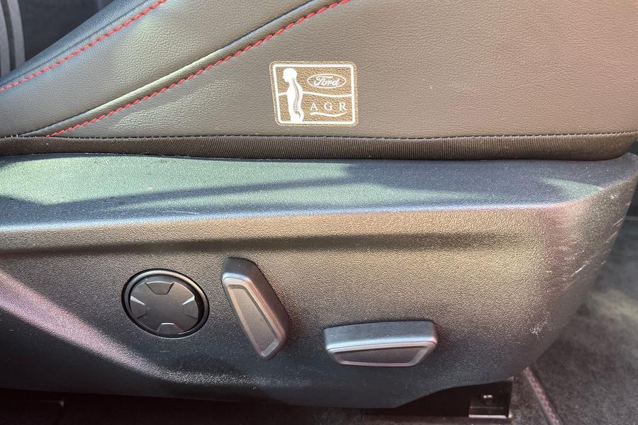 Ford Focus Photo autoimg-76a768bef82add6c4ea2ebbabd3f799d4fd67a0a.jpg