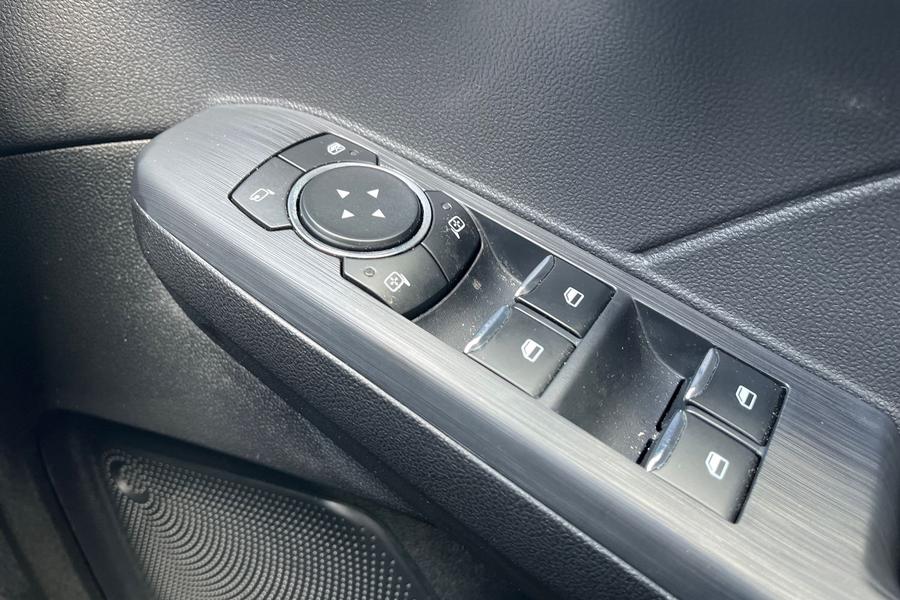Ford KUGA Photo autoimg-76abc08752d7447b58a11a75d833dc026c22222c.jpg