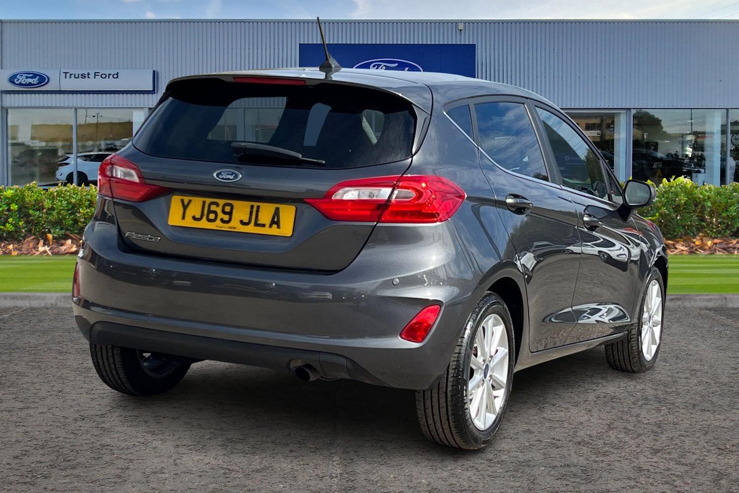 Ford FIESTA Photo 3