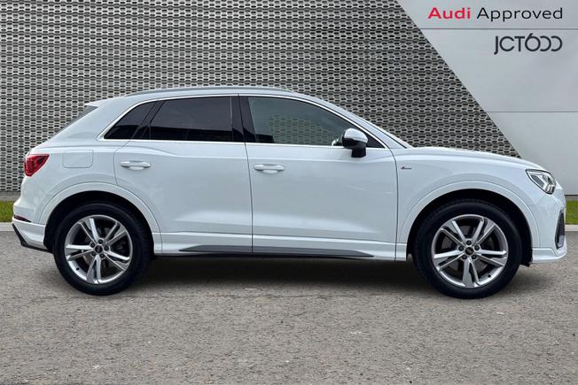 AUDI Q3 Photo 4