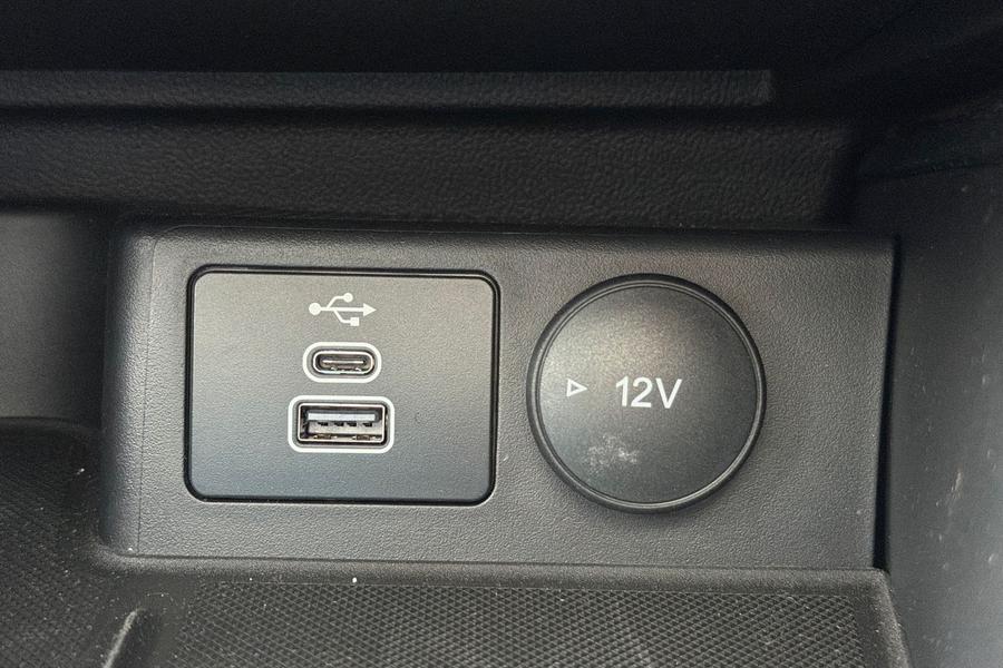 Ford FOCUS Photo autoimg-76ad72dfeec9c04bd535e40d1537984195934578.jpg