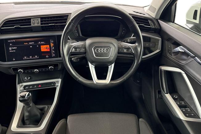 AUDI Q3 Photo 11