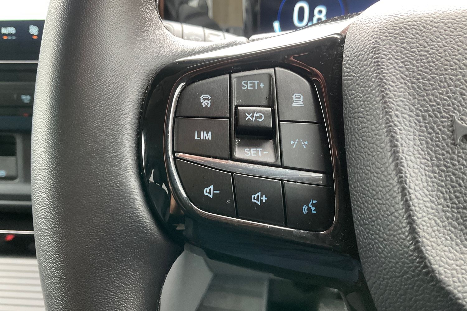 Ford TOURNEO CUSTOM Photo 31