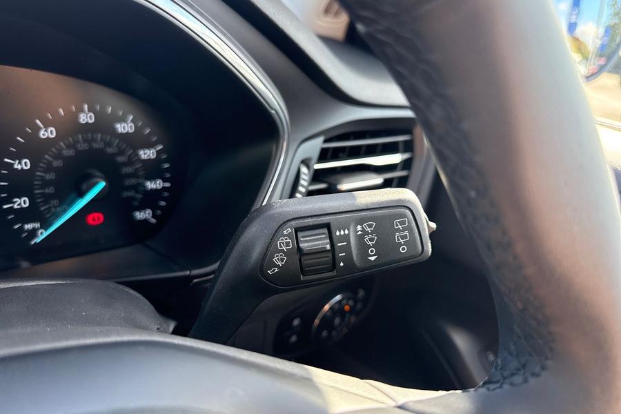 Ford FOCUS Photo autoimg-76b53b88834944d6f6e91e16a39a7cd1a4d3c5f1.jpg