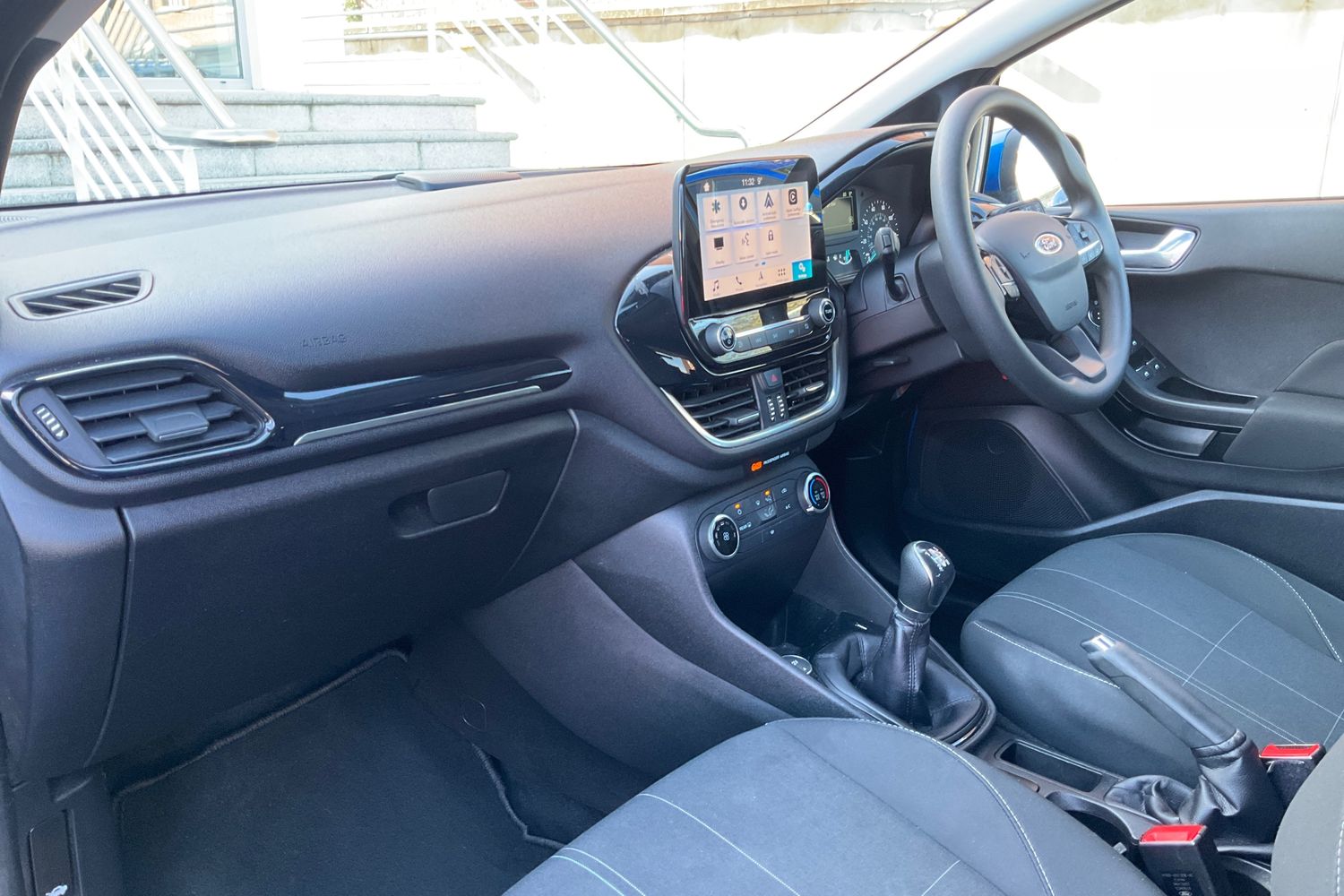 Ford FIESTA Photo 17