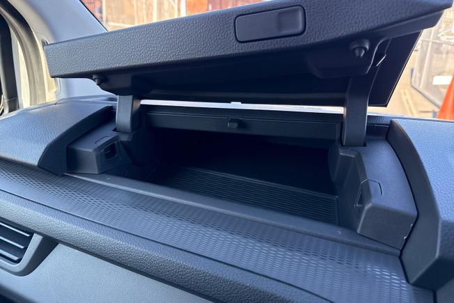 VOLKSWAGEN e-Transporter Photo 26