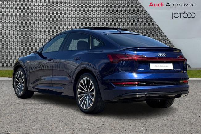 AUDI e-tron Photo 3