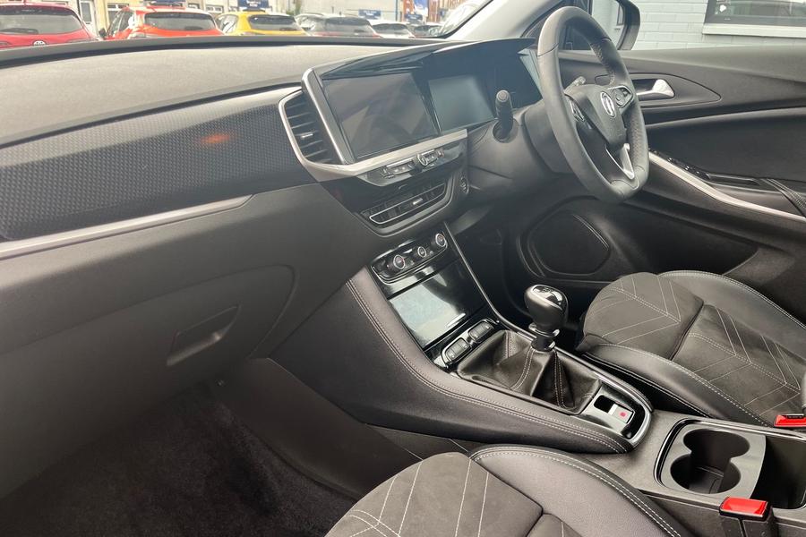 Vauxhall GRANDLAND Photo autoimg-76bb92efca43fe76644584d6ad022818f6e38f1e.jpg