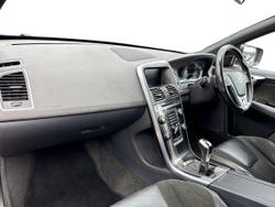 VOLVO XC60 Photo 2