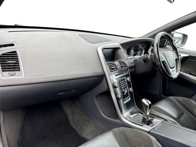 VOLVO XC60 Photo 2