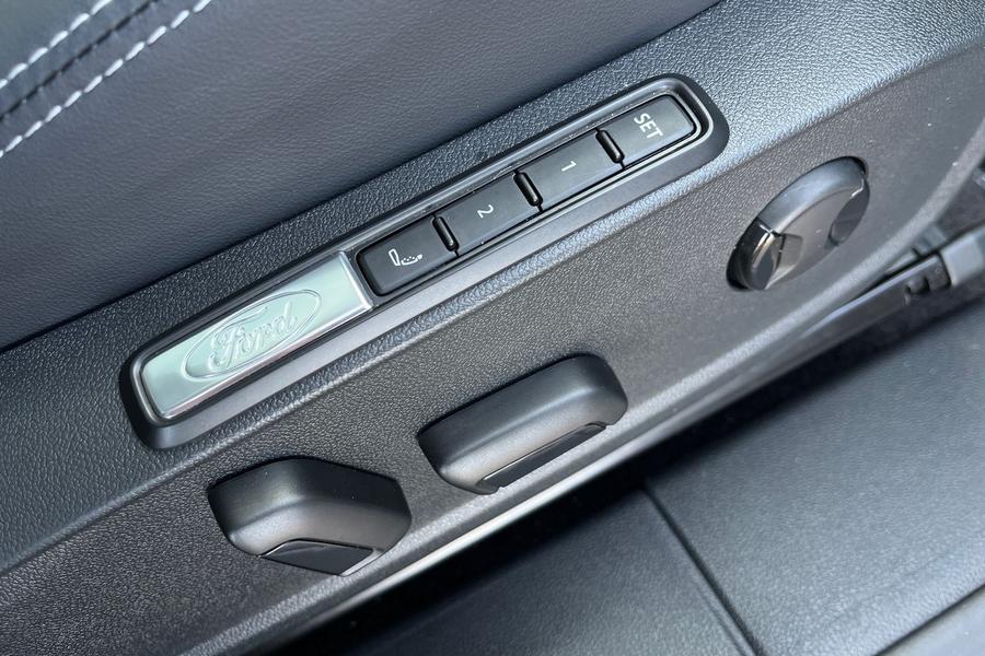 Ford Explorer Photo autoimg-76be7108ad3b64d4fd1ac86493b2a0952f0c8fa2.jpg