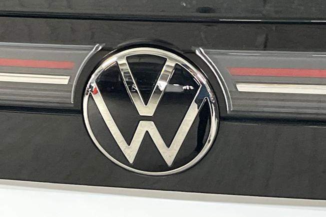 VOLKSWAGEN Passat Photo 35