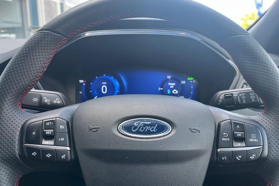 Ford KUGA Photo autoimg-76beae9c6be775c661c13fb682a82931965680ff.jpg