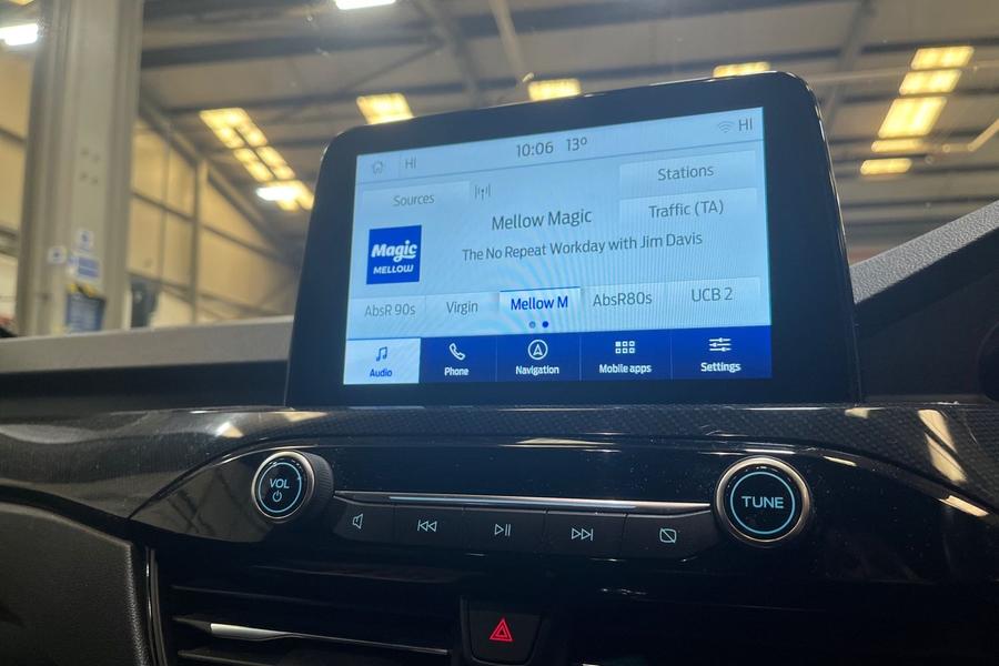 Ford KUGA Photo autoimg-76bf8e13b2ce4f3c7faf399f8e5fc49a29309fb5.jpg