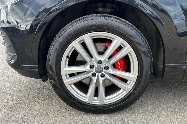AUDI Q7 Photo 26