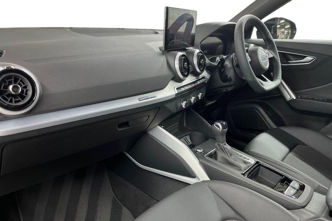 AUDI Q2 Photo 2