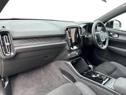 VOLVO Xc40 Photo 2