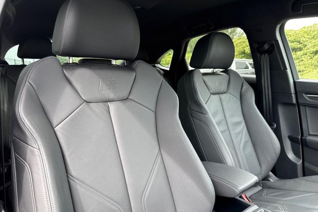 AUDI Q3 Photo 33