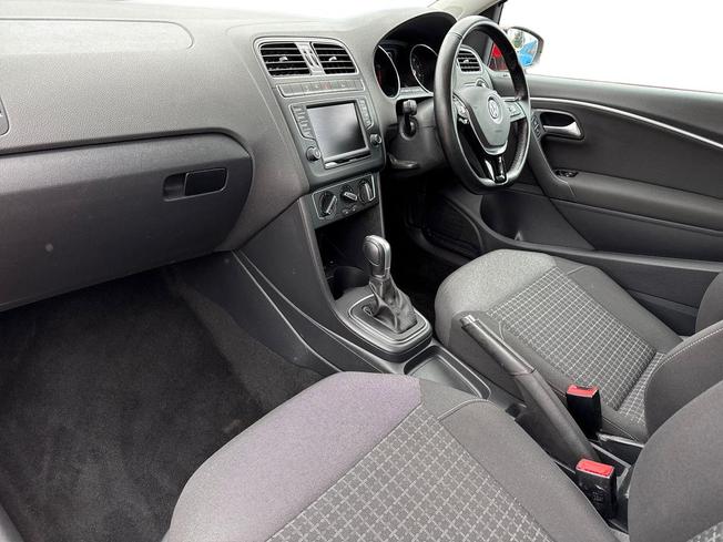 VOLKSWAGEN Polo Photo 2