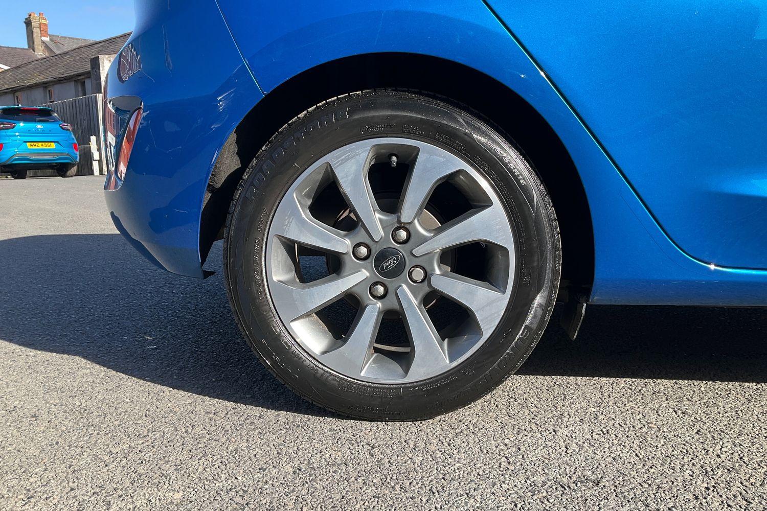 Ford FIESTA Photo 7