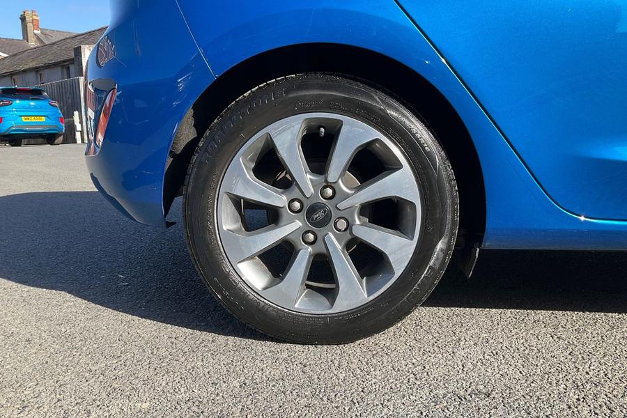 Ford FIESTA Photo autoimg-76d99910526311159acd42cc4087efed6b4508a9.jpg