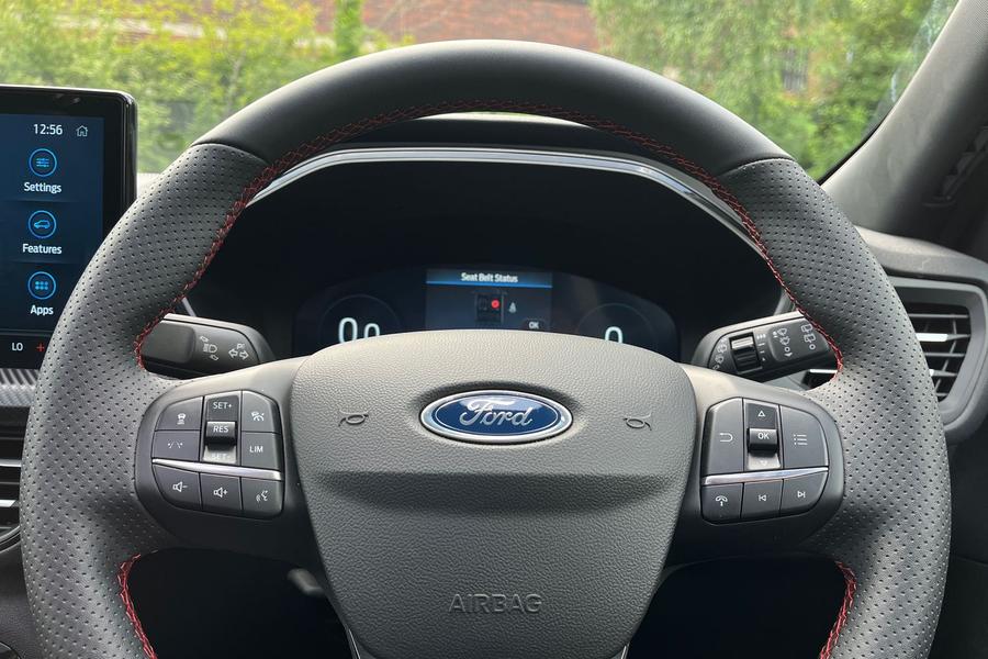 Ford Kuga Photo autoimg-76dc2c864f09aa1dd69c39525261fa5bea5423a9.jpg
