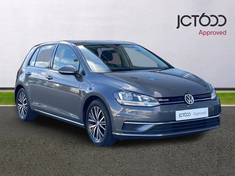Used 2018 Volkswagen Golf 1.5 TSI EVO SE Nav Hatchback 5dr Petrol Manual Euro 6 (s/s) (130 ps) Grey at JCT600