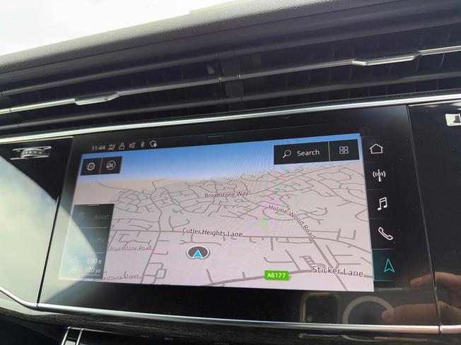 AUDI Q7 Photo 14