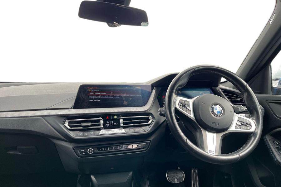BMW 1 SERIES Photo autoimg-76ec5ba8004d741f06352d50b25d09a416cf5c67.jpg