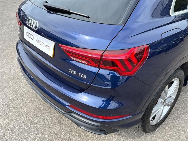 AUDI Q3 Photo 23