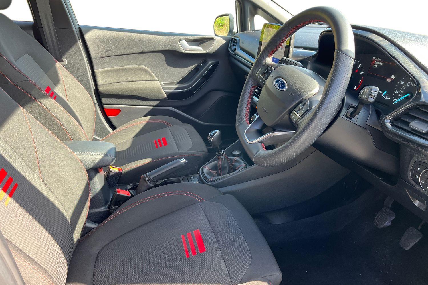 Ford FIESTA Photo 8