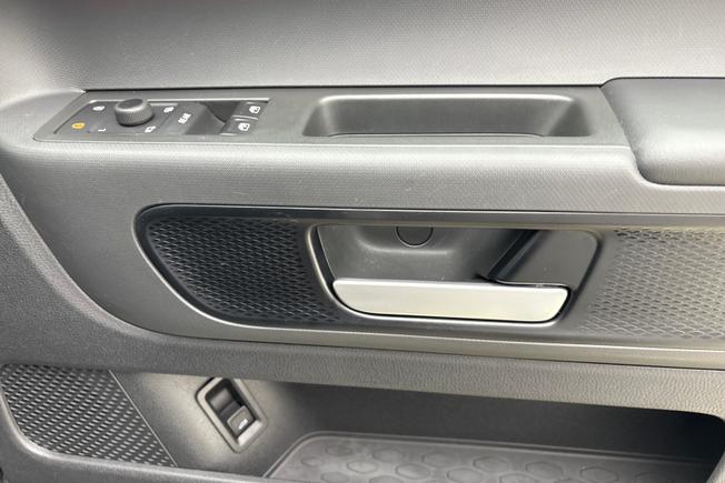 VOLKSWAGEN ID. Buzz Photo 32