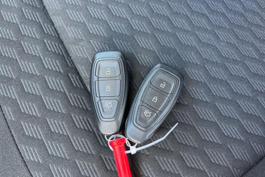 Ford FIESTA Photo autoimg-76f567ea34ed1253c9d8c535f1f84ee7937972c1.jpg