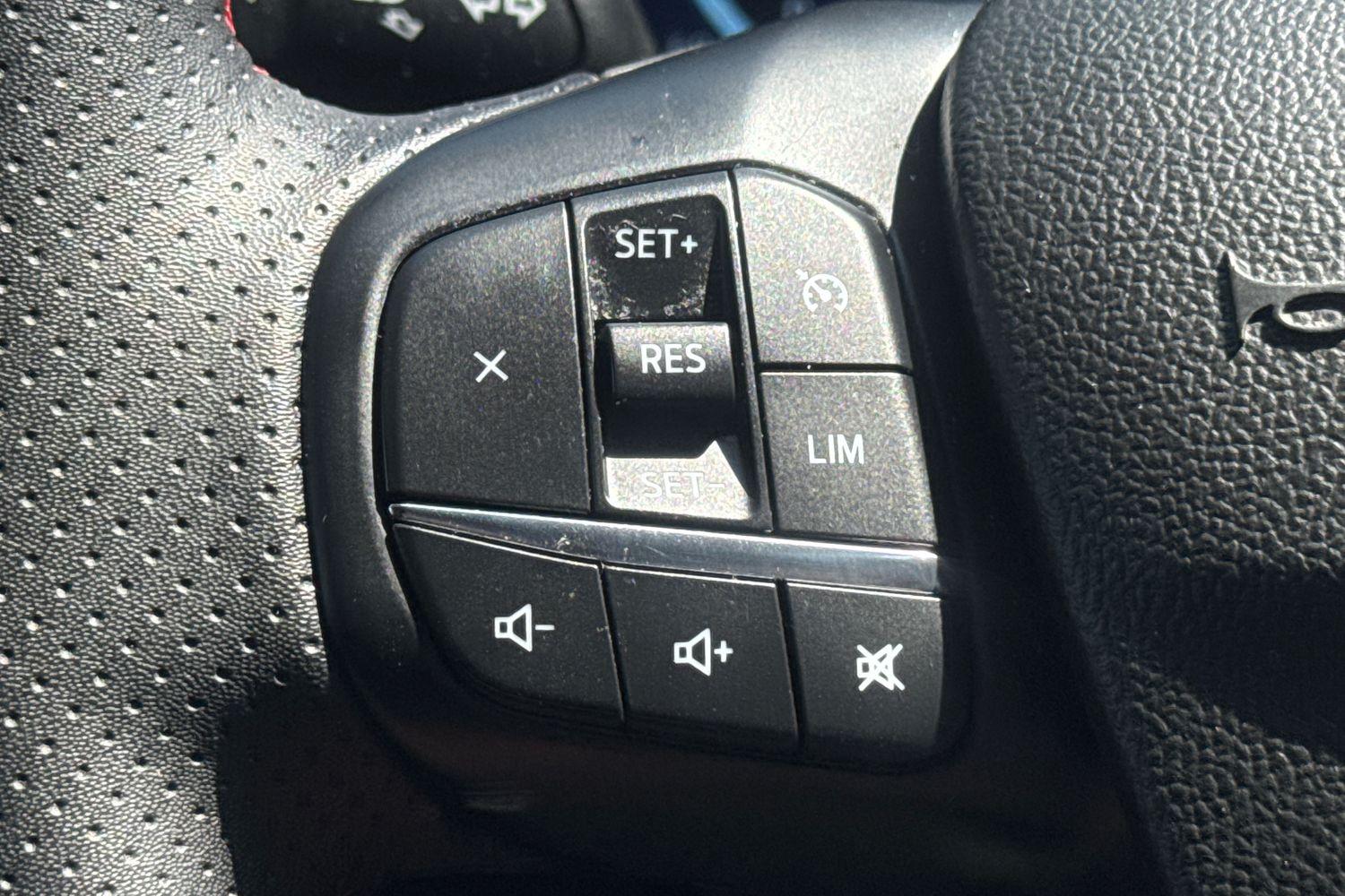 Ford KUGA Photo 32