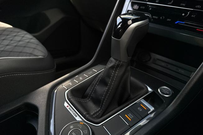 VOLKSWAGEN TIGUAN Photo 22
