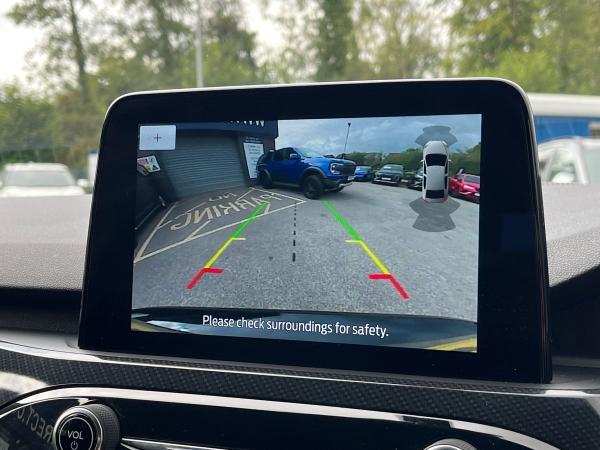 Ford Kuga Photo autoimg-76fb05f6bcfc1594f9b78dd4428d7c353dbcc137.jpg