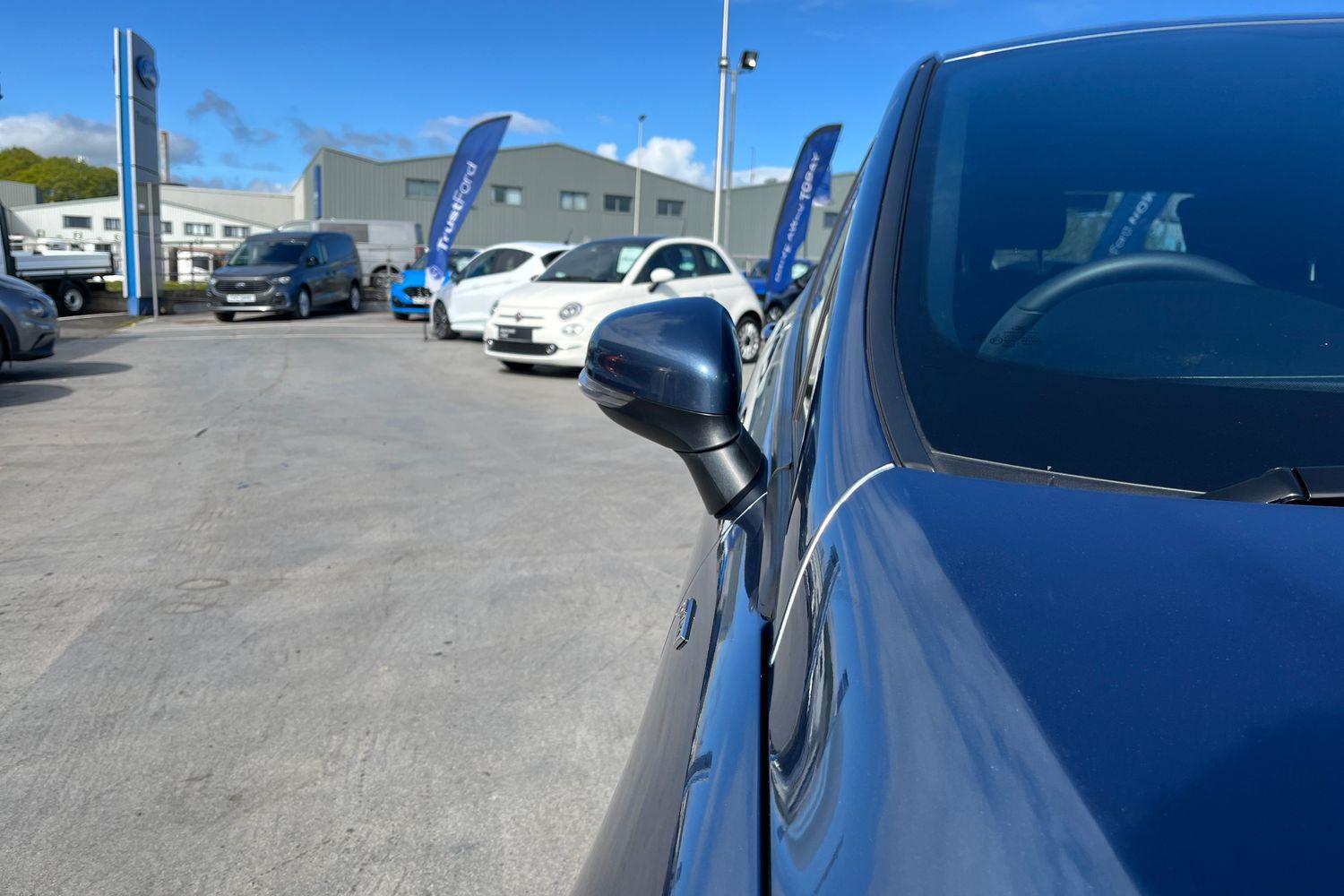 Ford FIESTA Photo 24