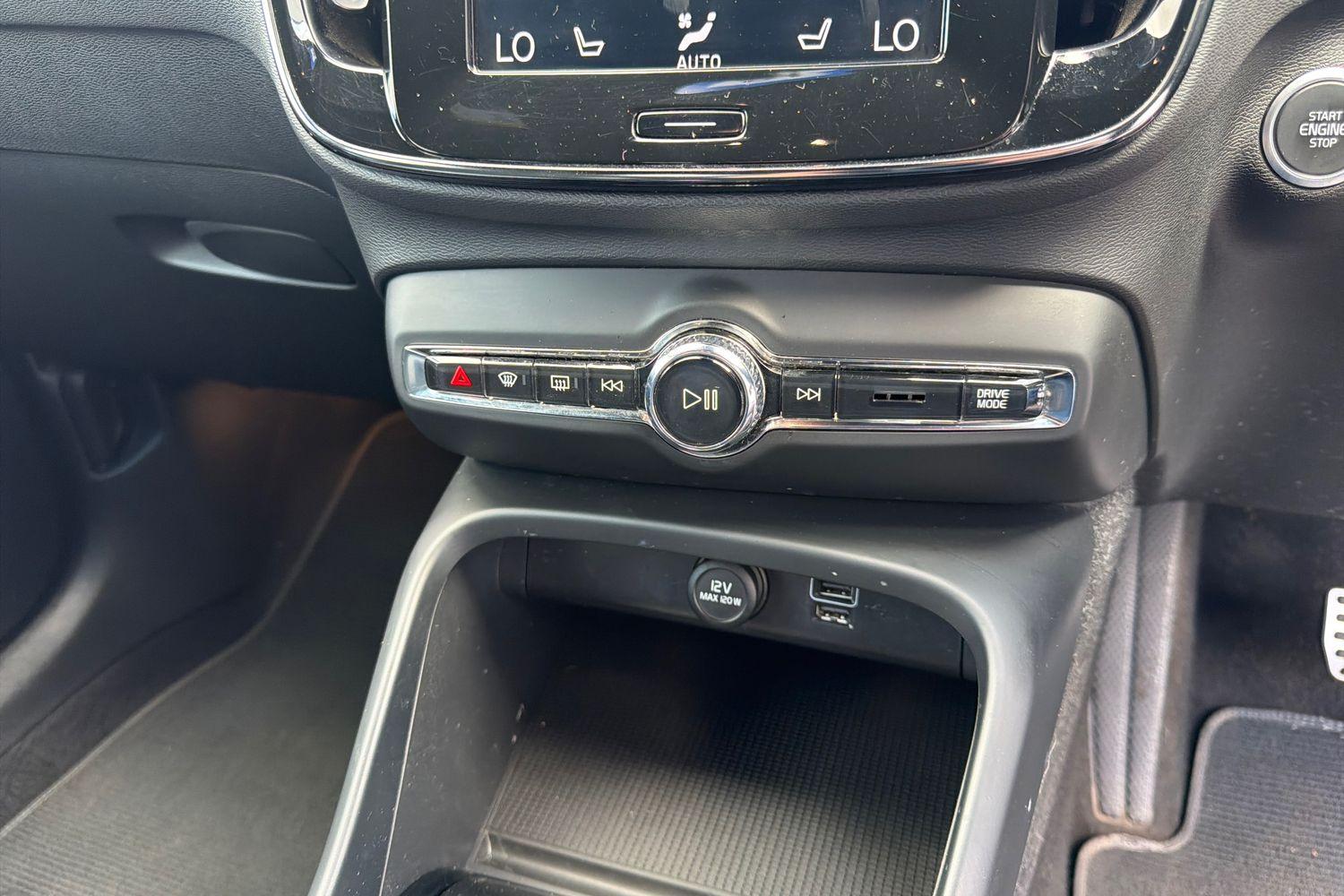 Volvo XC40 Photo 25
