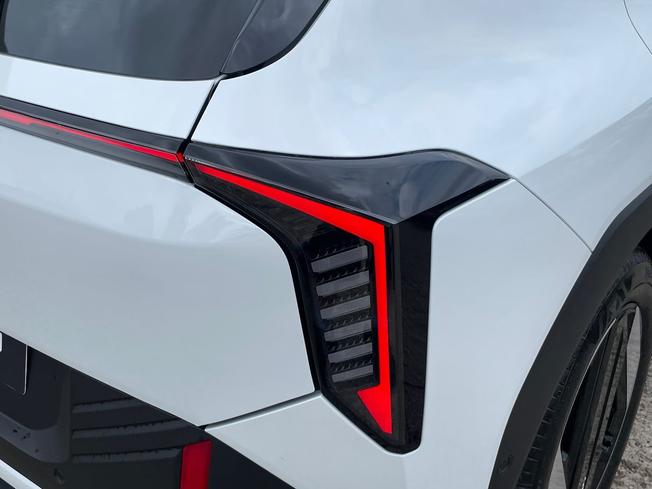 KIA EV4 Photo 18