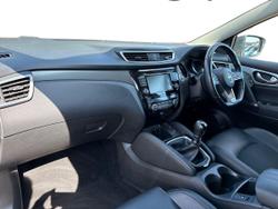 NISSAN Qashqai Photo 2