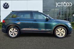 VOLKSWAGEN Tiguan Photo 4