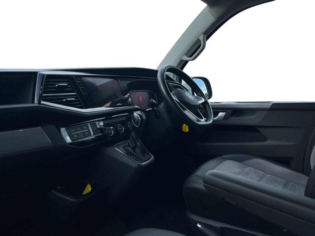 Volkswagen Caravelle Photo 2