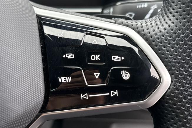 VOLKSWAGEN Tiguan Photo 17