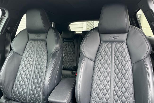Audi S3 Photo 21