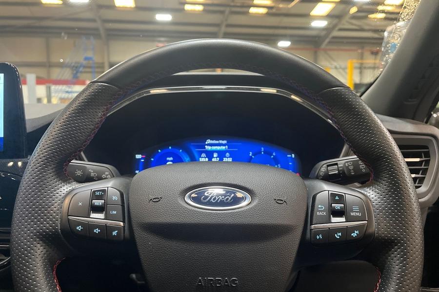 Ford KUGA Photo autoimg-7719445d3d33744a9ac52bd49c7734ca06d5613a.jpg
