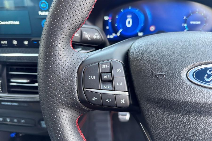 Ford FOCUS Photo autoimg-7719e8747632e8ee8c63fe403a1ec8f8dc46831e.jpg