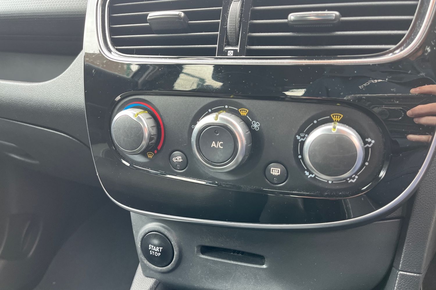 Renault CLIO Photo 34
