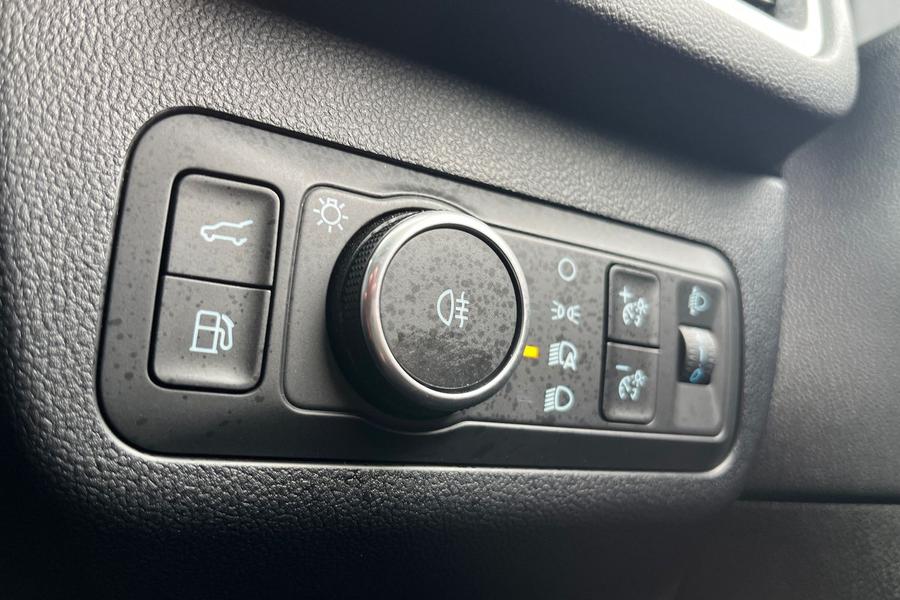 Ford KUGA Photo autoimg-771ff93f88c30ff5e0fb51b8d4e04aad89b98687.jpg